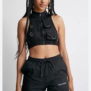 Hot & Delicious tactical-style cargo crop vest in black sz S NWT